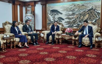 泰中记者协会拜会泰国中华总商会 商讨青年领袖培养合作并致贺商会成立115周年